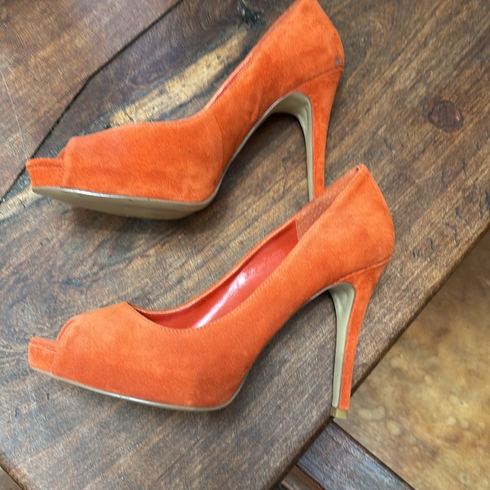 SUEDE- Orange Nine West Heels- Size 8